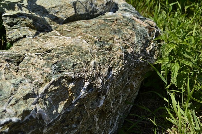 камень змеевик змеевик, история змеевика, легенда о змеевике